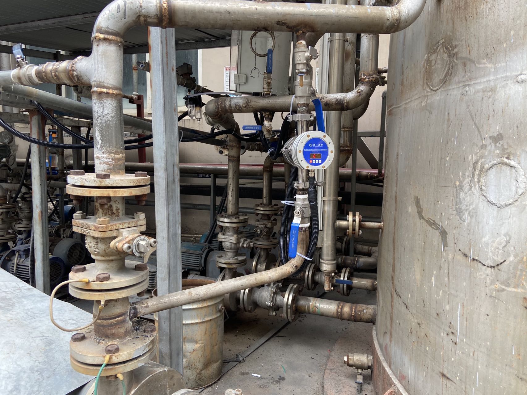 DMF在線(xiàn)折光儀在皮革行業(yè)干法工藝實(shí)際應(yīng)用 DMF在線(xiàn)折光儀在皮革行業(yè)干法工藝實(shí)際應(yīng)用